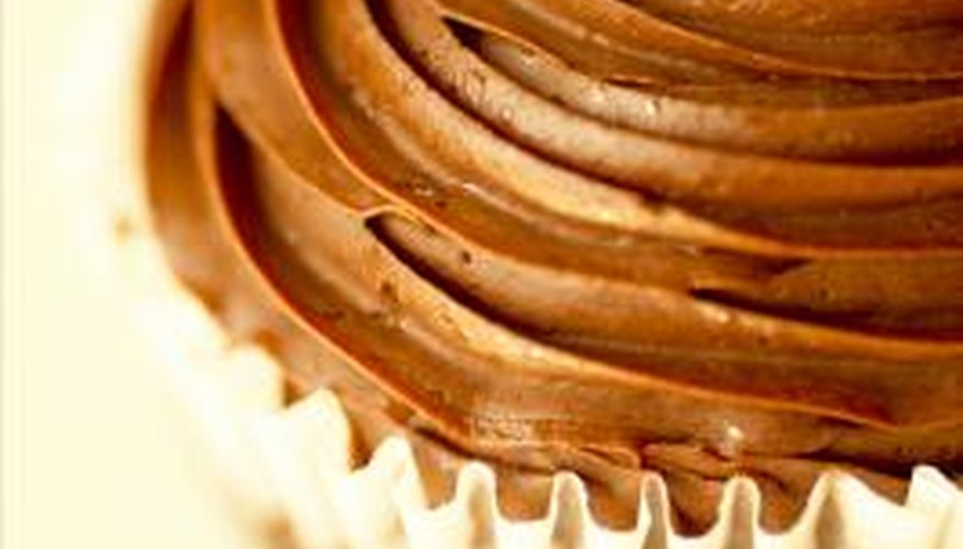 Buttercream frosting is a flavourful icing used on cakes, cupcakes and cookies.
